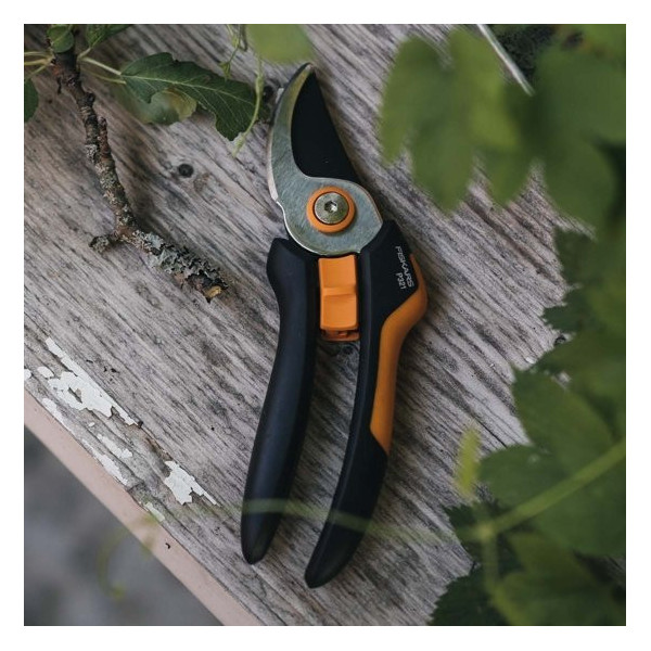 FISKARS SEKATOR NOŻYCOWY 260MM SOLID M P321 (CL)