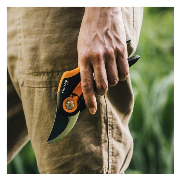 FISKARS SEKATOR NOŻYCOWY 260MM SOLID M P321 (CL)